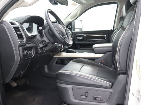 Used 2024 RAM 2500 Laramie AWD/4WD image 8