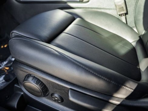 Used 2022 Mercedes-Benz GLB 250 GLB 250 image 36