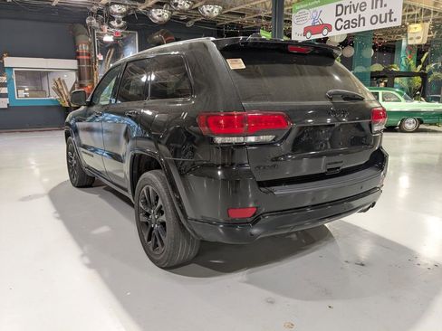 Used 2020 Jeep Grand Cherokee Altitude AWD/4WD image 9