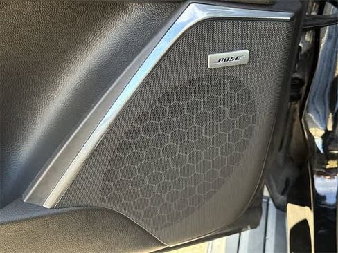 Used 2016 Cadillac Escalade Platinum image 10