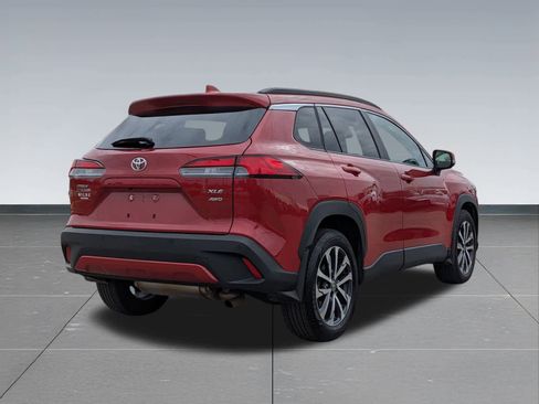 Used 2022 Toyota Corolla Cross XLE image 6