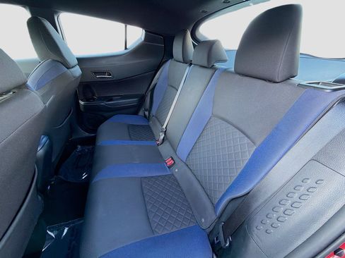Used 2021 Toyota C-HR XLE FWD image 18