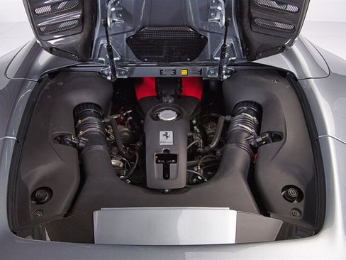 Used 2021 Ferrari F8 Tributo RWD image 41