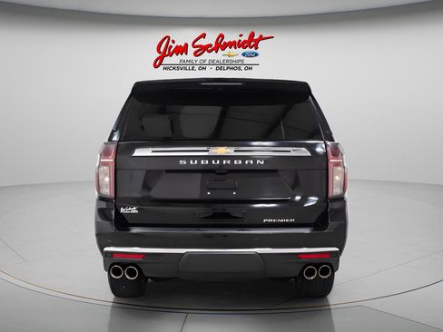 Used 2023 Chevrolet Suburban Premier w/ Advanced Technology Package AWD/4WD image 5