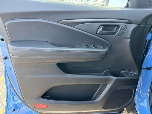 Used 2025 Honda Passport TrailSport image 15