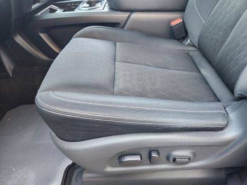 Used 2018 Nissan Titan SV w/ SV Convenience Package image 26