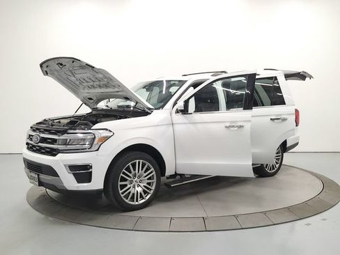 Used 2024 Ford Expedition Limited AWD/4WD image 11