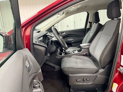 Used 2018 Ford Escape SE image 19
