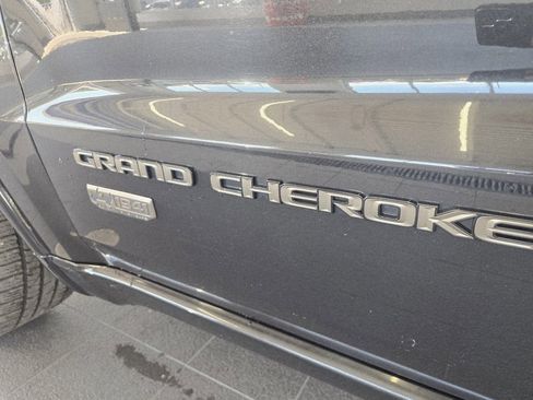 Used 2016 Jeep Grand Cherokee Limited 75th Anniversary image 18