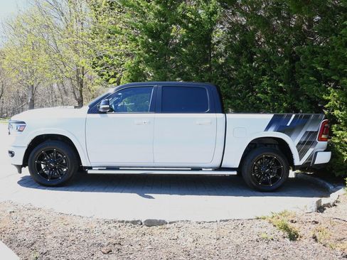 Used 2022 RAM 1500 Laramie w/ Sport Appearance Package AWD/4WD image 2