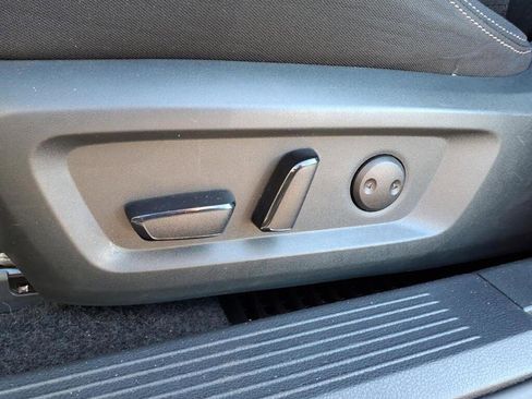 Used 2023 Nissan Rogue SV image 4