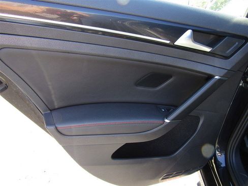 Used 2017 Volkswagen GTI SE image 48