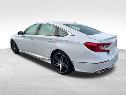Used 2021 Honda Accord Touring image 3