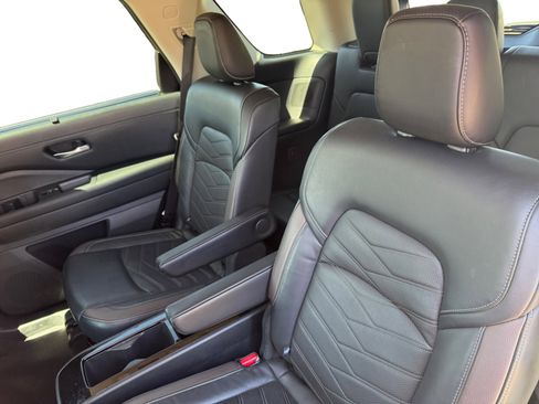 Used 2023 Nissan Pathfinder Platinum w/ Lighting Package (N93) image 15