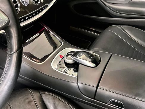 Used 2018 Mercedes-Benz S 560 Sedan image 15