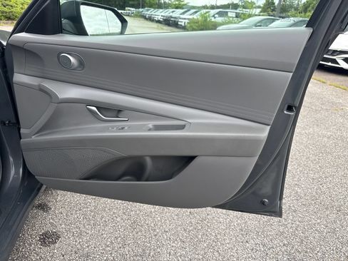 Used 2024 Hyundai Elantra SE FWD image 14