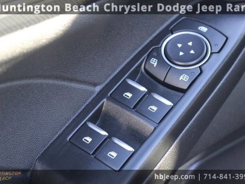 Used 2025 Ford Escape ST-Line image 9