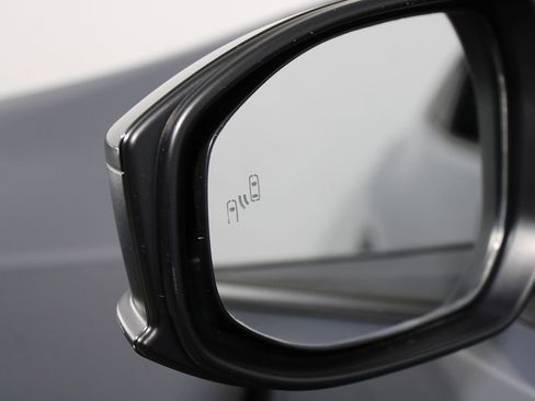 Used 2024 Toyota Prius LE image 34