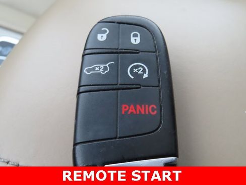 Used 2017 Jeep Grand Cherokee Overland w/ Jeep Active Safety Group image 44