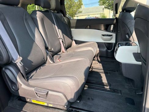 Certified 2024 Kia Carnival SX Prestige FWD image 30
