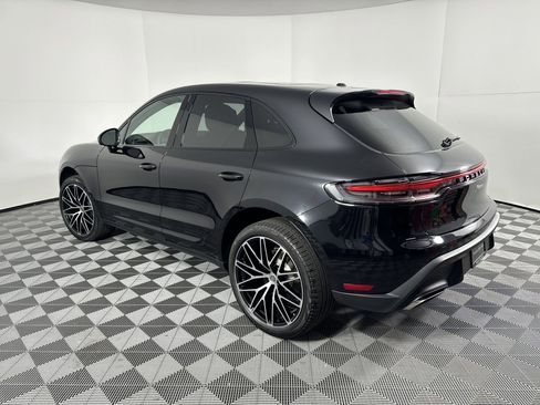 Certified 2025 Porsche Macan image 3