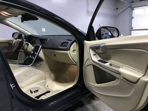 Used 2015 Volvo S60 T5 Premier image 12