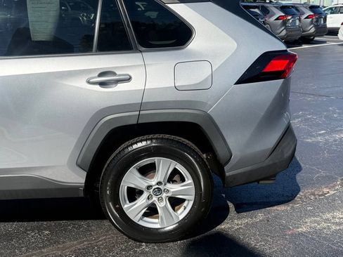 Used 2020 Toyota RAV4 XLE w/ Convenience Package AWD/4WD image 4