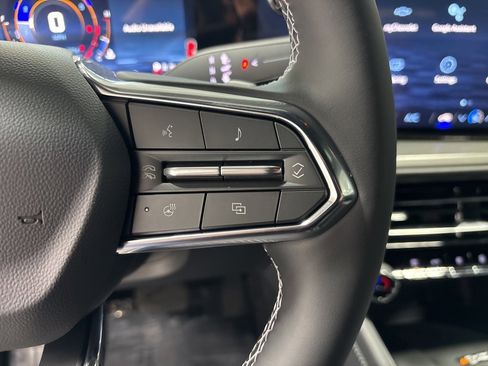 New 2026 Chevrolet Traverse LT image 12