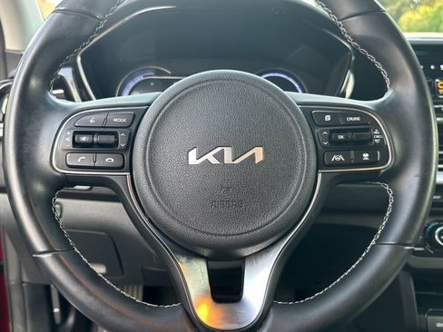 Used 2022 Kia Niro EX image 24