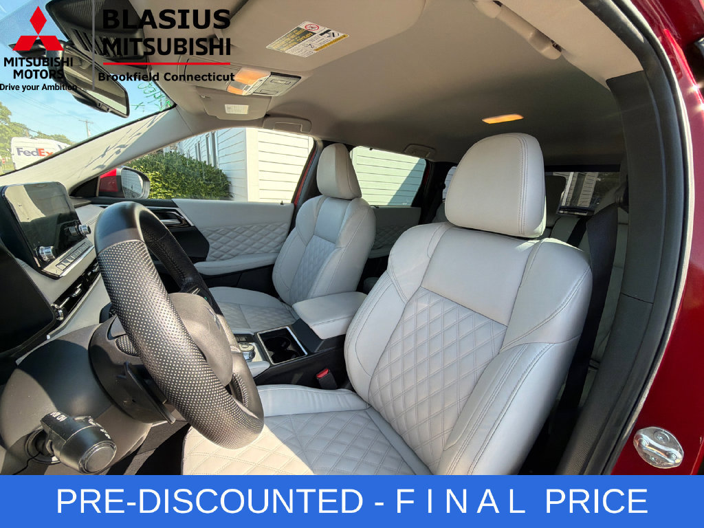 Used 2023 Mitsubishi Outlander SEL AWD/4WD image 16