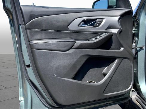Used 2023 Chevrolet Traverse LT FWD image 22