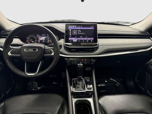 Used 2022 Jeep Compass Latitude w/ Sun and Sound Group AWD/4WD image 20