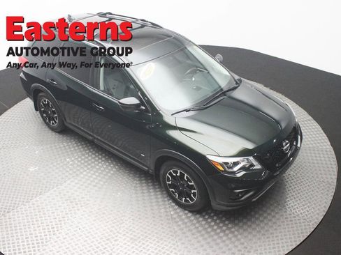 Used 2020 Nissan Pathfinder SL AWD/4WD image 3