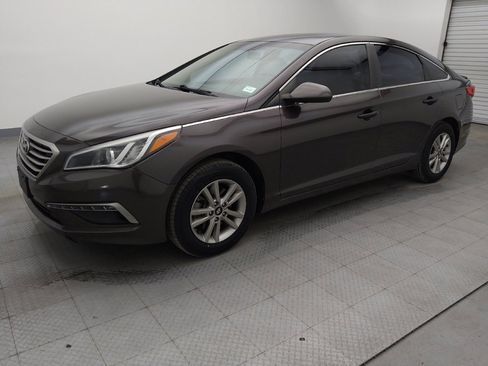 Used 2015 Hyundai Sonata SE image 2