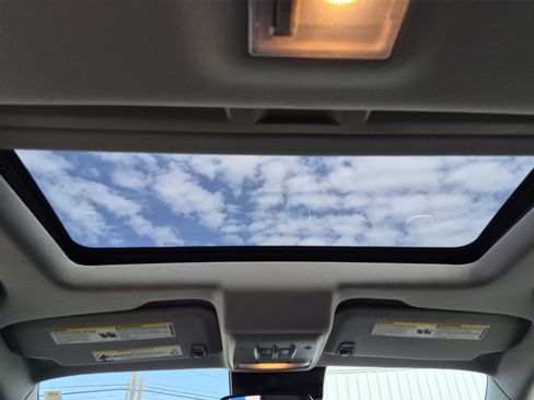 Used 2020 Chevrolet Trax Premier AWD/4WD image 18