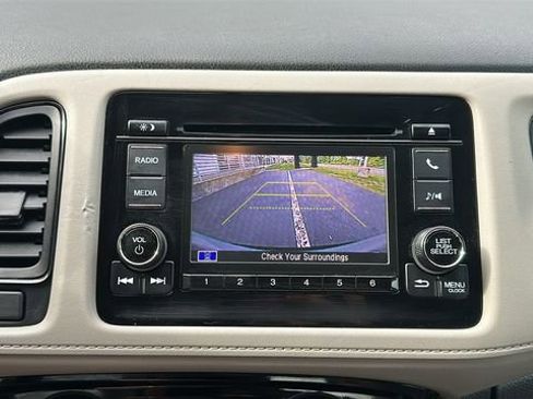 Used 2019 Honda HR-V LX image 10