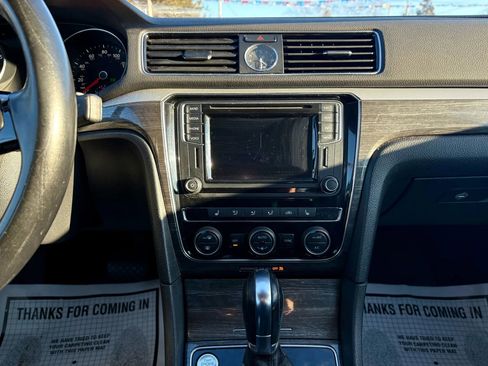 Used 2016 Volkswagen Passat 1.8T SE FWD image 28