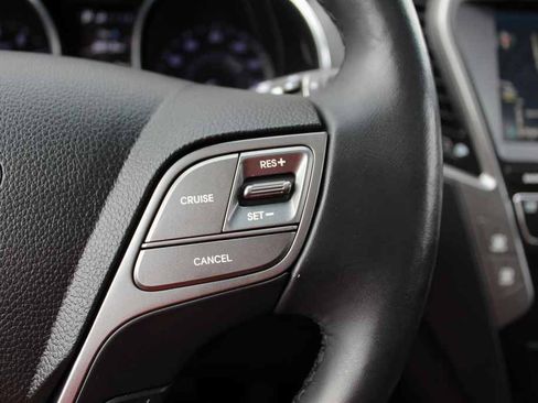 Used 2017 Hyundai Santa Fe Sport FWD image 19