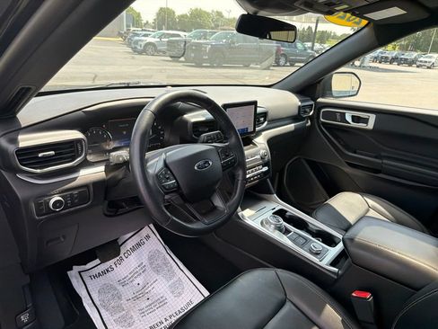 Certified 2020 Ford Explorer XLT w/ Equipment Group 202A AWD/4WD image 10