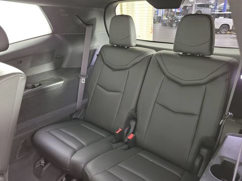 Used 2024 Cadillac XT6 Luxury FWD image 11