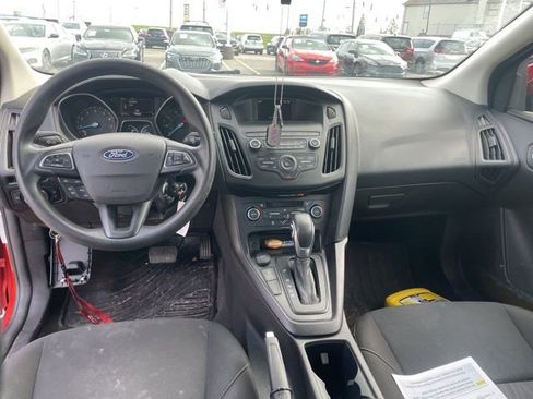 Used 2018 Ford Focus SE image 9