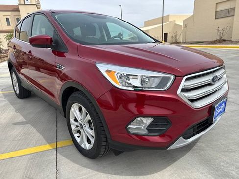 Used 2017 Ford Escape SE image 7