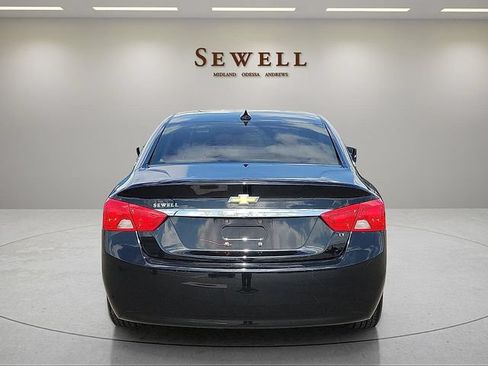 Used 2018 Chevrolet Impala LT w/ LT Convenience Package FWD image 4
