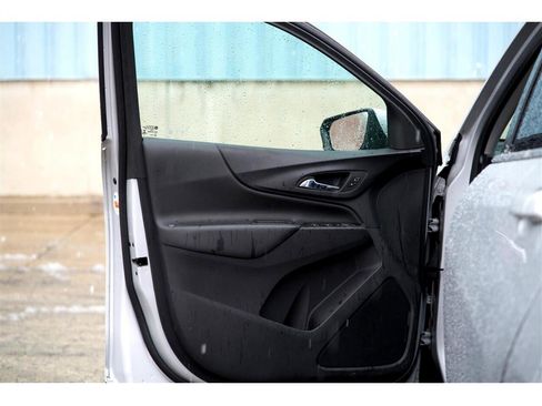 Used 2021 Chevrolet Equinox LT image 22