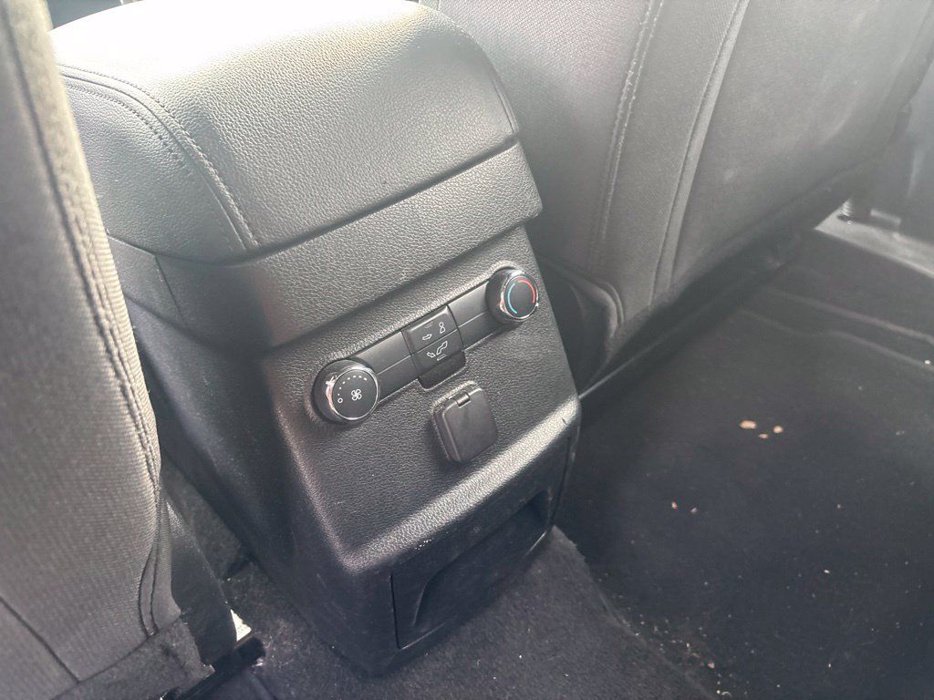 Used 2018 Ford Explorer XLT AWD/4WD image 13