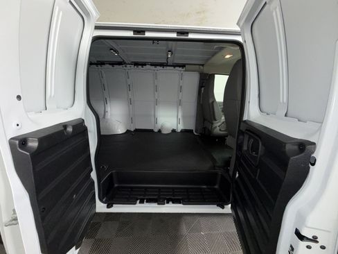 New 2026 GMC Savana 2500 w/ Driver Convenience Package RWD image 23