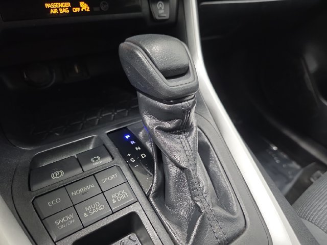 Used 2019 Toyota RAV4 LE w/ All Weather Liner Package AWD/4WD image 23