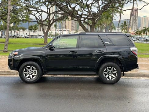 Used 2024 Toyota 4Runner TRD Off-Road image 2
