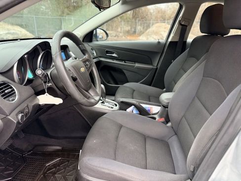 Used 2016 Chevrolet Cruze LT image 5
