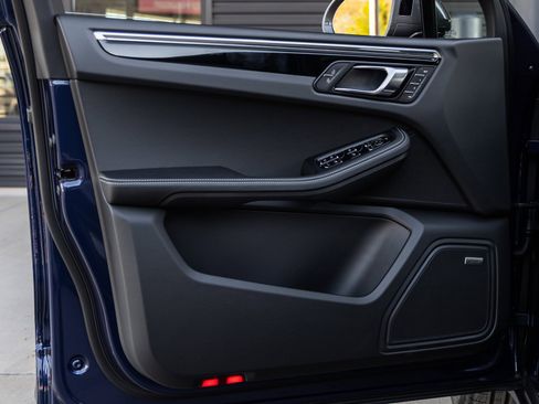 New 2026 Porsche Macan Turbo image 21